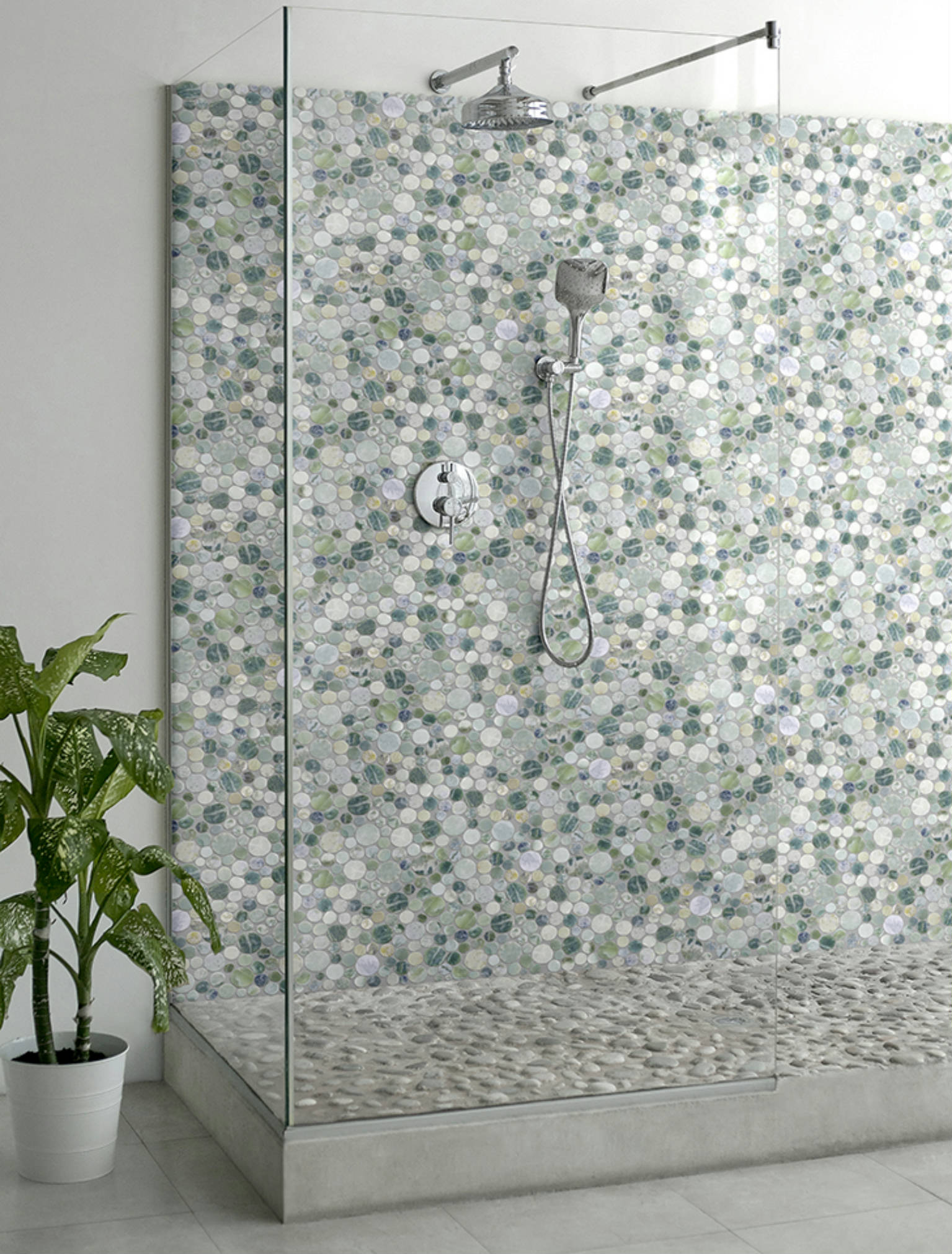 Crystal Green Semi‐Precious Stone Round Interlocking Mosaic | Roma Tile NY