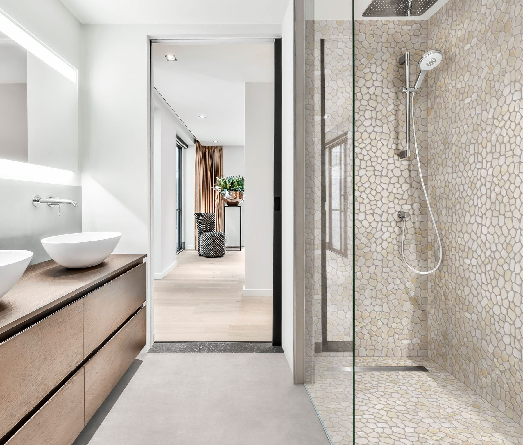 Onyx Light Beige Pebble Mosaic  | Roma Tile NY